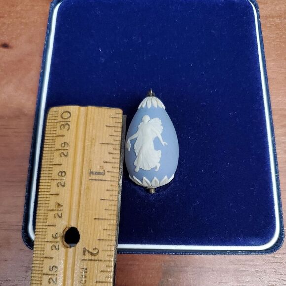 Vintage Wedgwood Jasperware Blue White "Dancing Hours" Egg Pendant - Picture 5 of 9